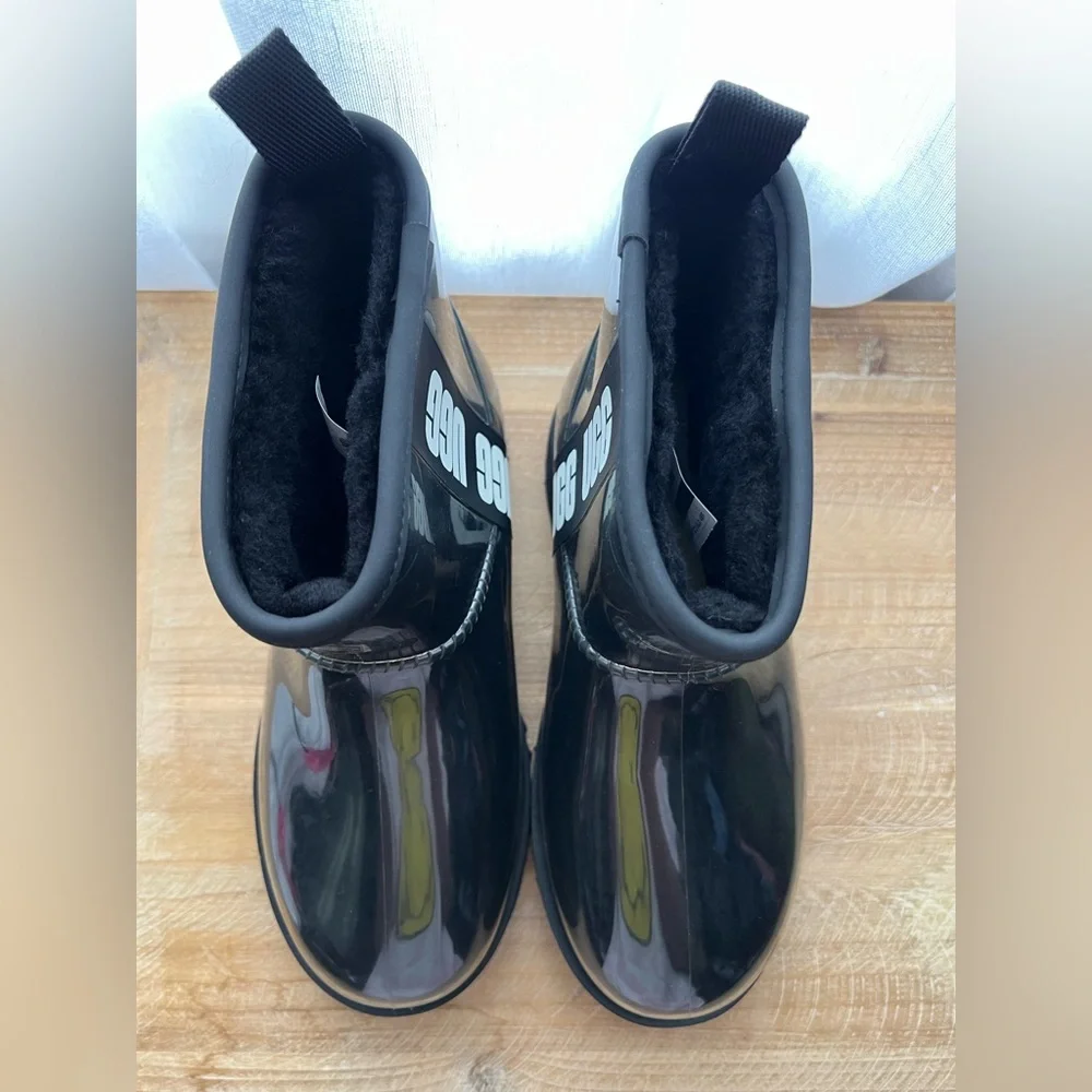 UGG Classic Clear Mini Boot Short Waterproof in Black Size 5 New